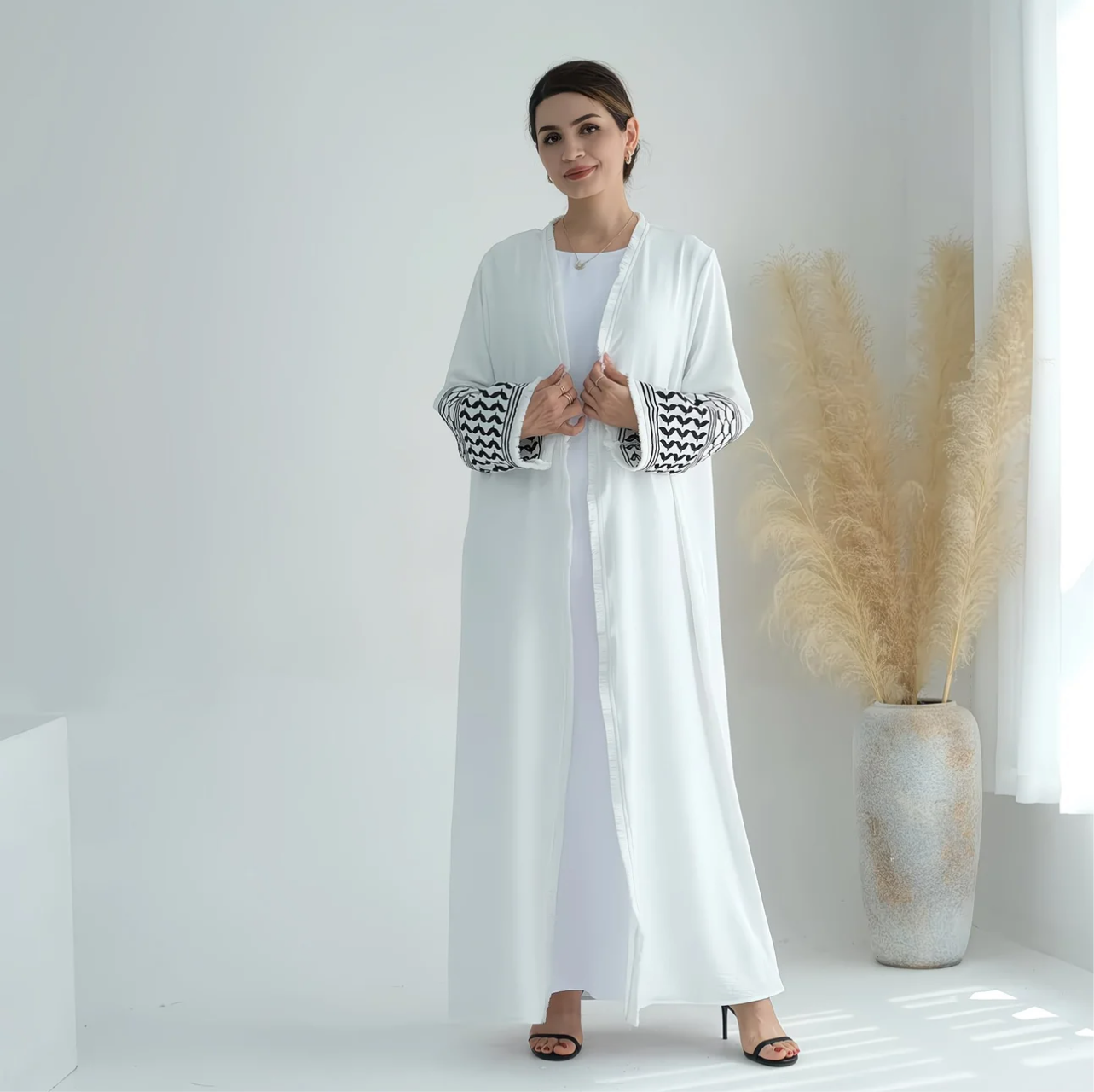 Vérole Paris – Abaya Élégante Brodée Collection