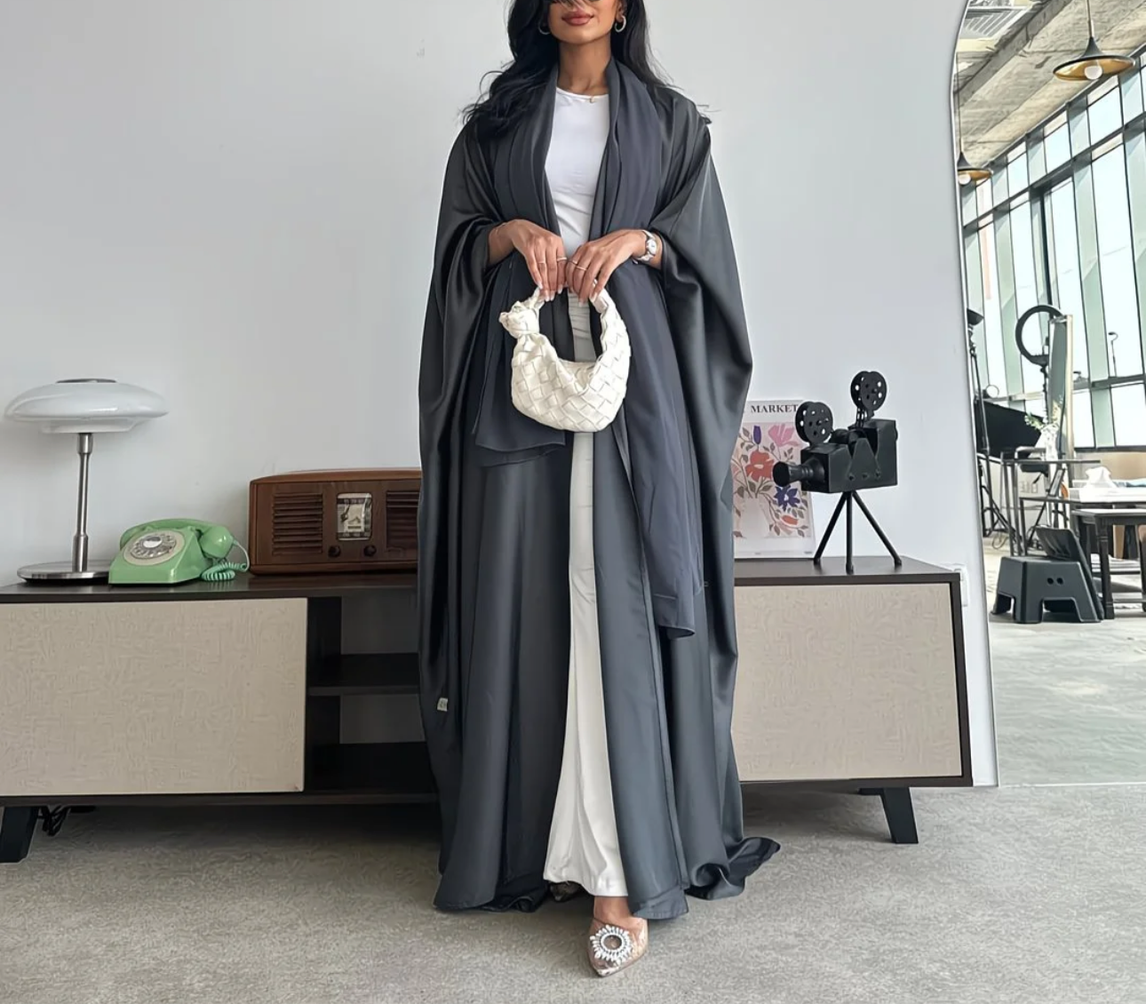 Abaya Éclipse — Élégance Fluide et Moderne