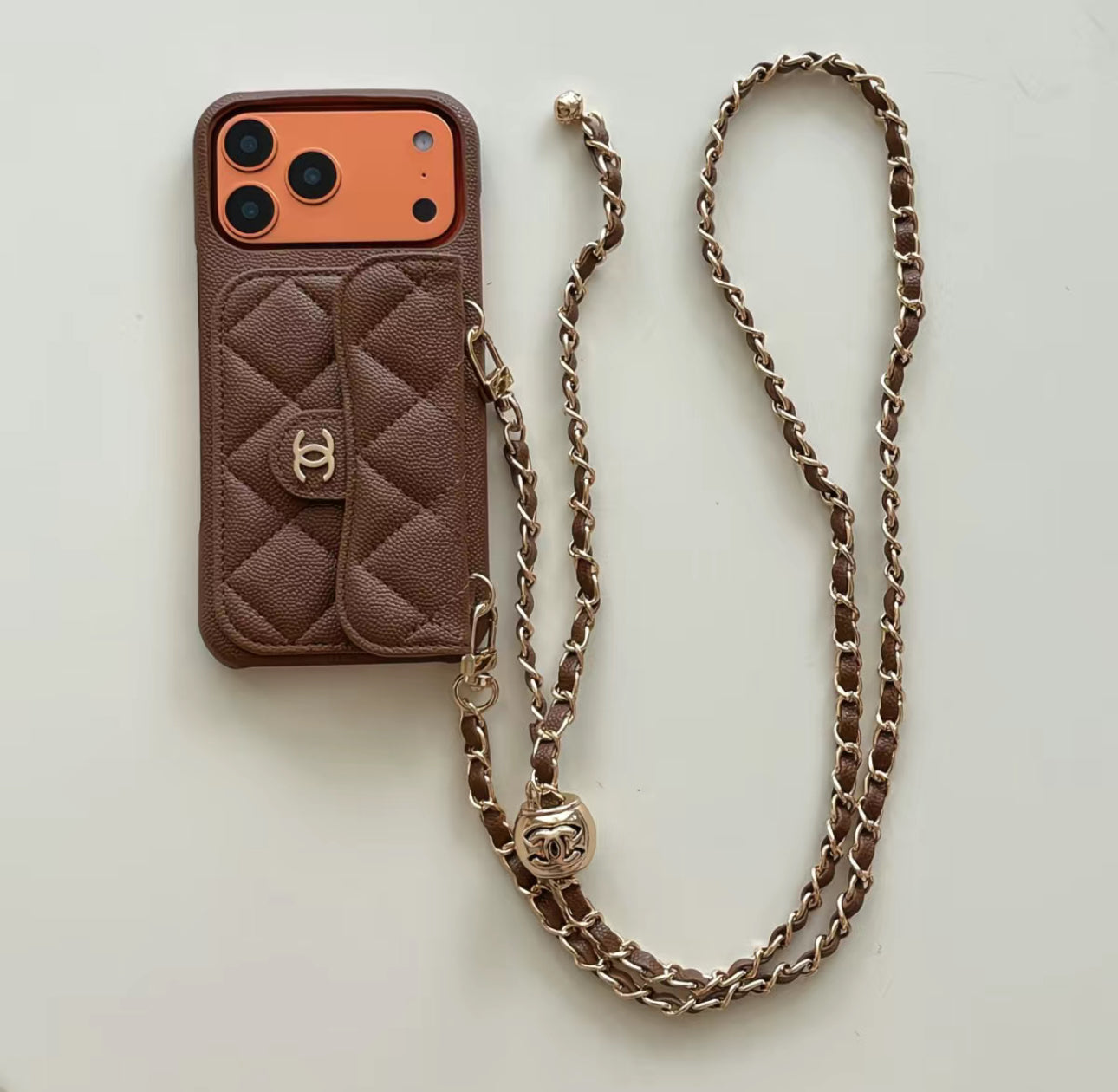Coque de Téléphone Matelassée avec Mini Pochette & Chaîne – Style Luxe Premium