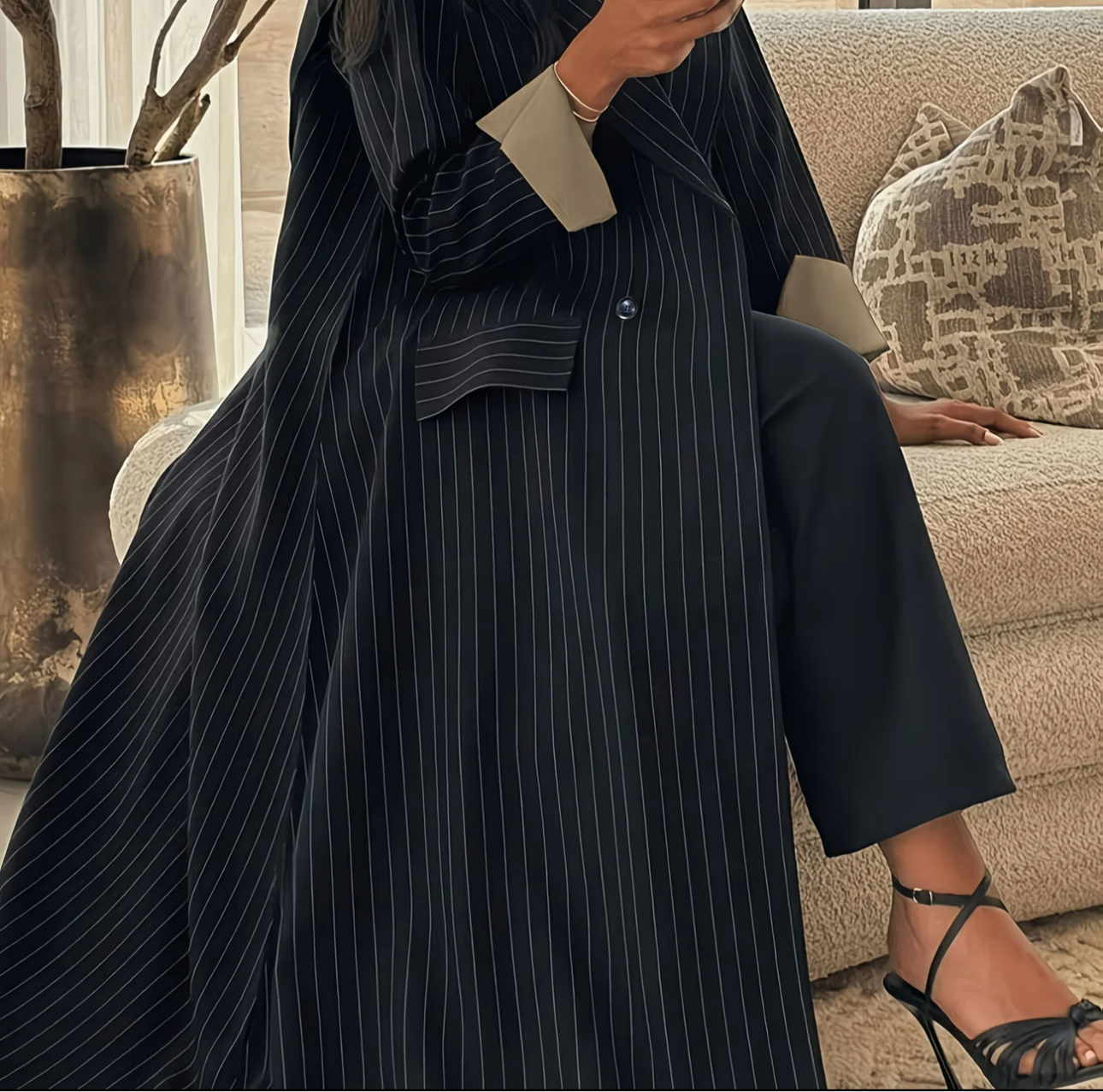 Abaya Zayna — Élégance Structurée & Charme Contemporain