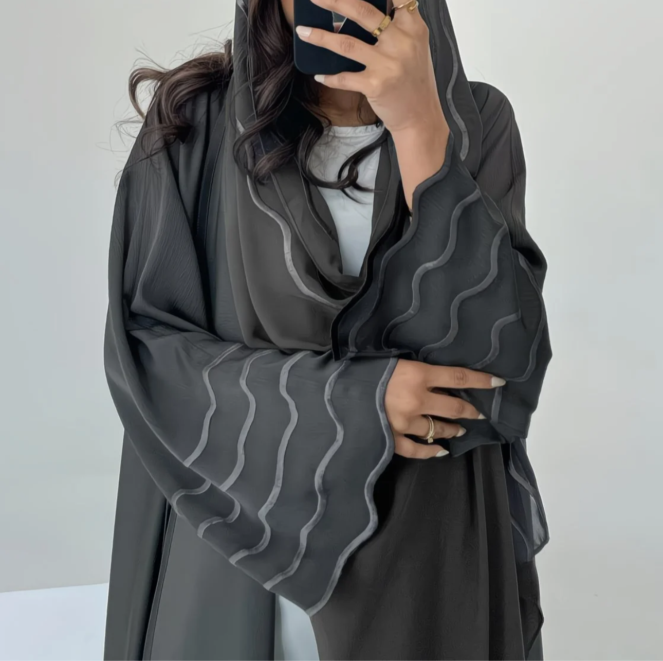 Abaya Noura — Élégance Fluide & Broderie Ondoyante
