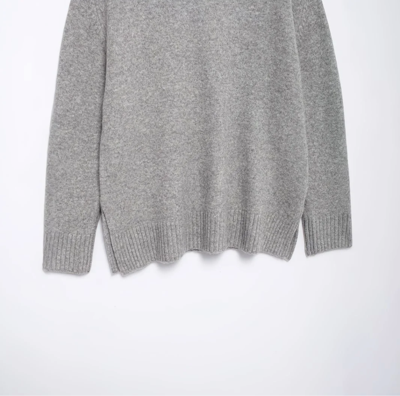 Pull en Maille à Col Montant – Style Minimaliste Chic