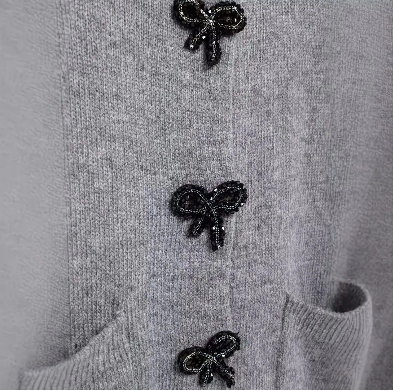 Gilet Gris Élégance Noeuds