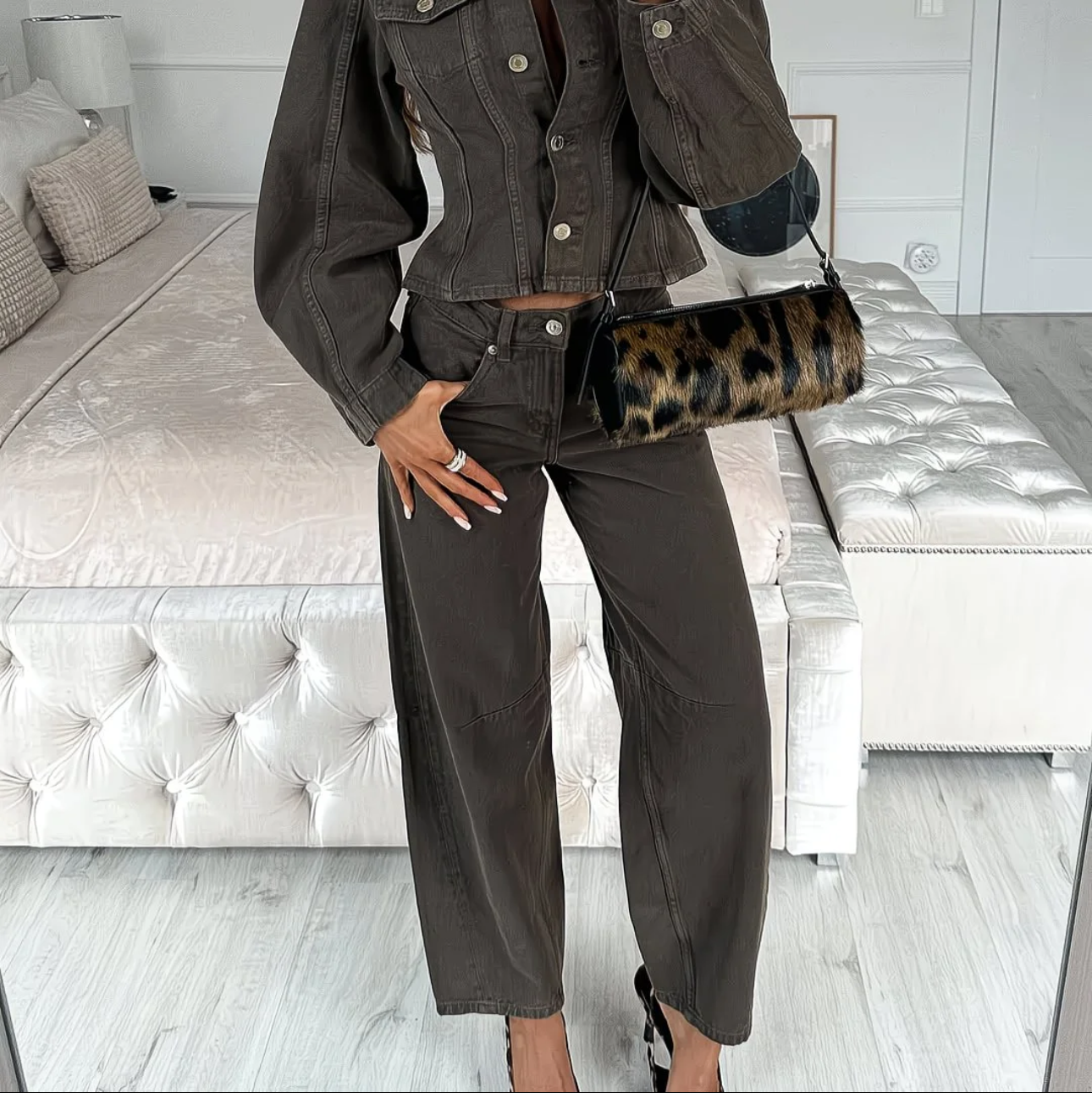 Ensemble Femme en Simili-Jean – Veste Boutonnée & Pantalon Slim