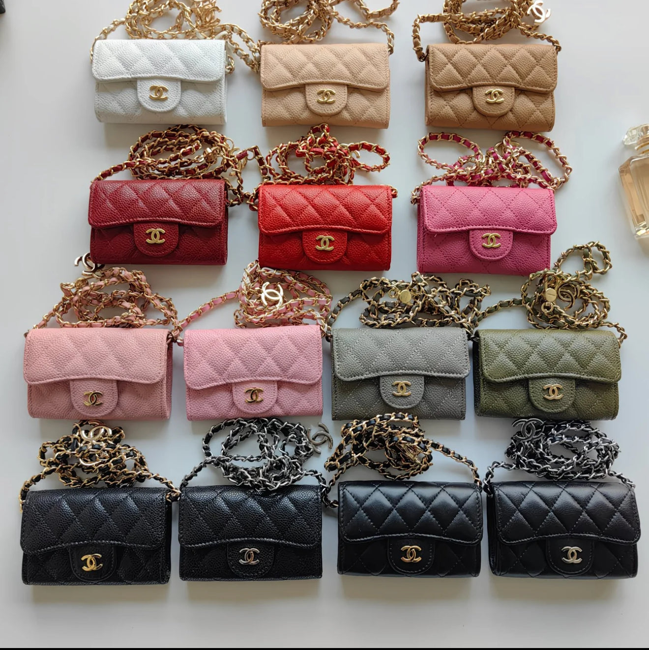 Mini Sac Matelassé Chaîne Dorée – Élégance Intemporelle