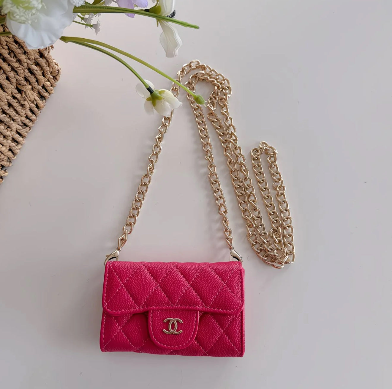 Mini Sac Matelassé Chaîne Dorée – Élégance Intemporelle