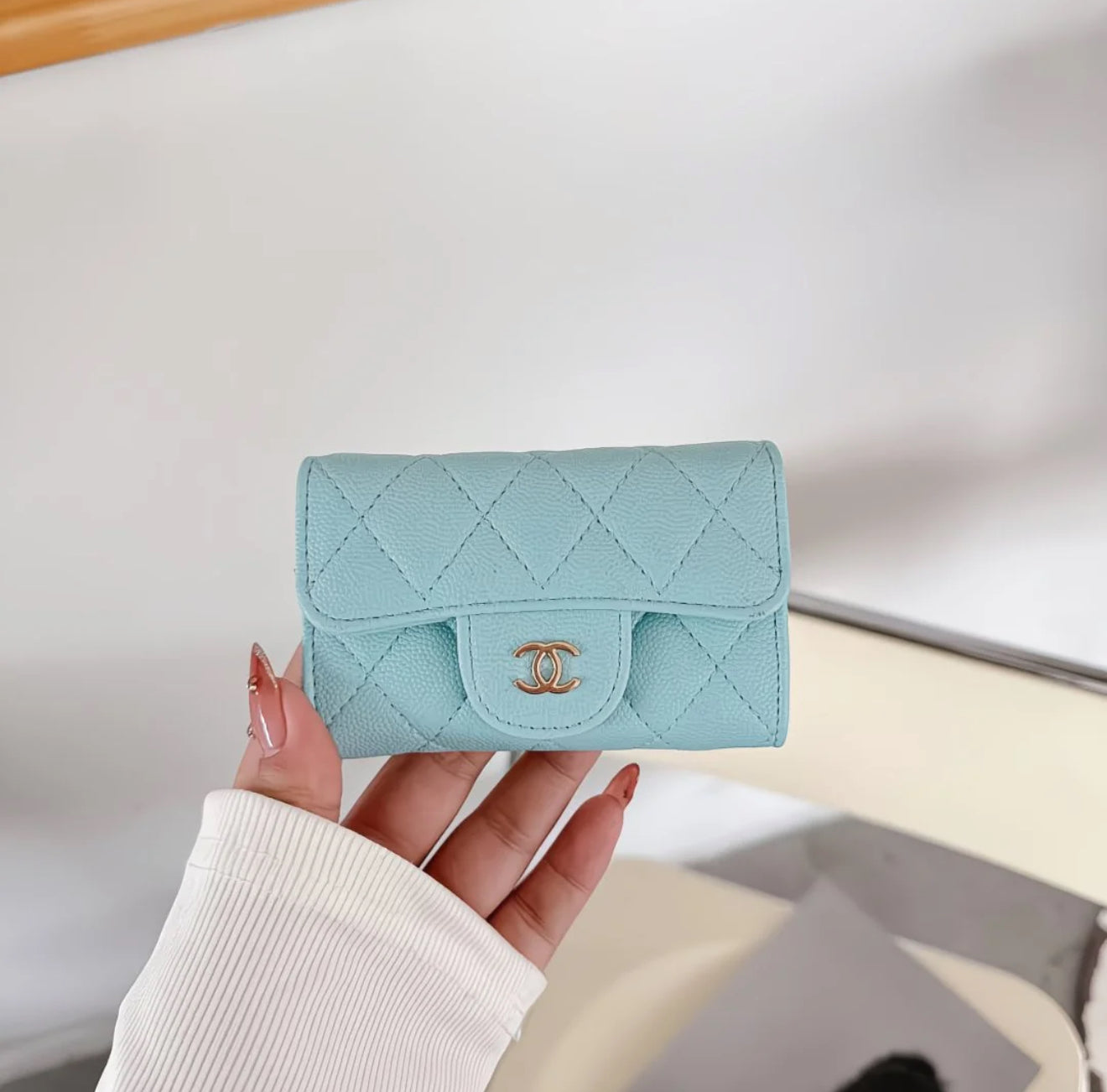 Mini Sac Matelassé Chaîne Dorée – Élégance Intemporelle