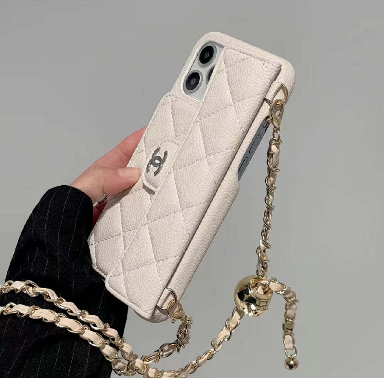 Coque de Téléphone Matelassée Premium avec Pochette intégrée & Chaîne – Style Haute Couture