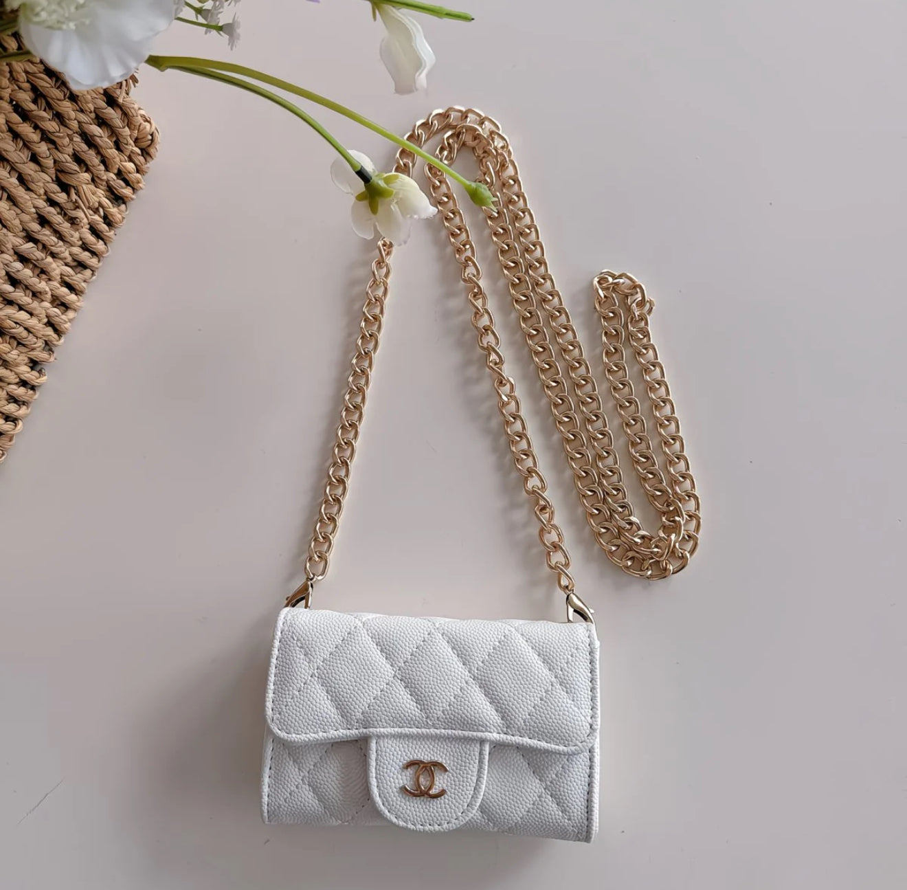 Mini Sac Matelassé Chaîne Dorée – Élégance Intemporelle