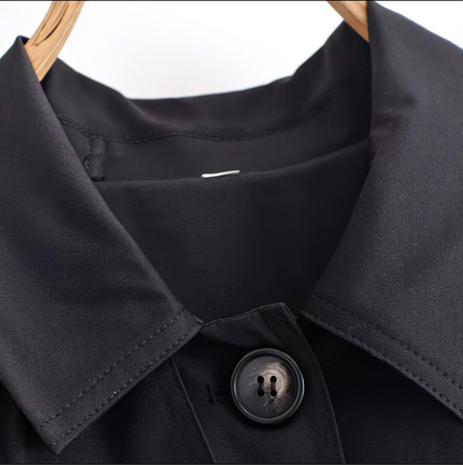 Trench long noir élégant avec ceinture – Style minimaliste et intemporel