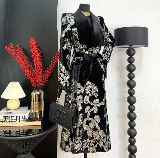 Robe Signature – Motif Baroque Élégance