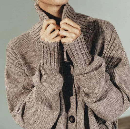 Cardigan en maille fine à col large – Beige