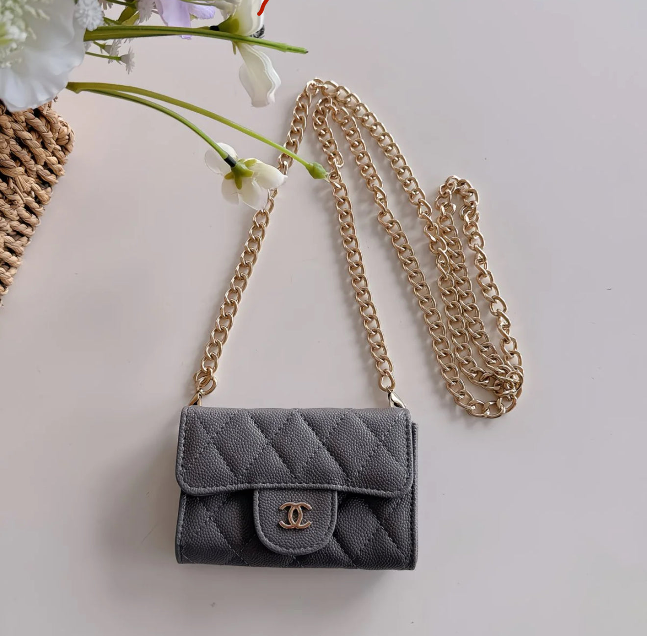 Mini Sac Matelassé Chaîne Dorée – Élégance Intemporelle