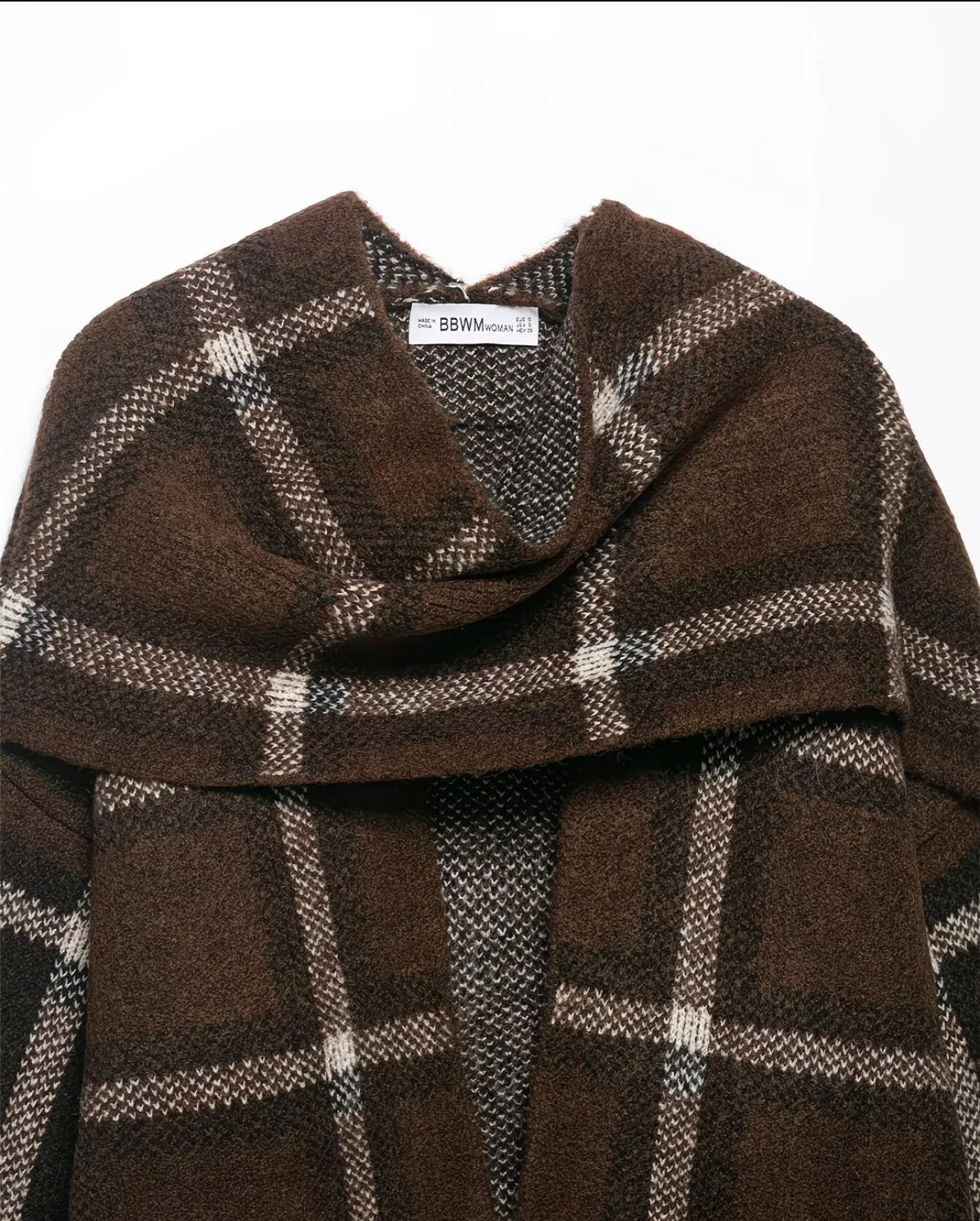Cardigan marron à carreaux avec écharpe intégrée – Look cosy & moderne