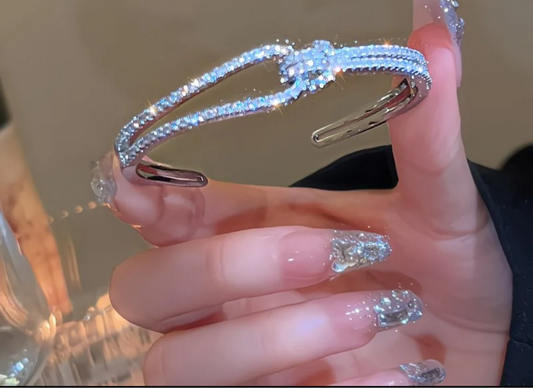 Bracelet Velora Paris – Nœud Éclat Cristal