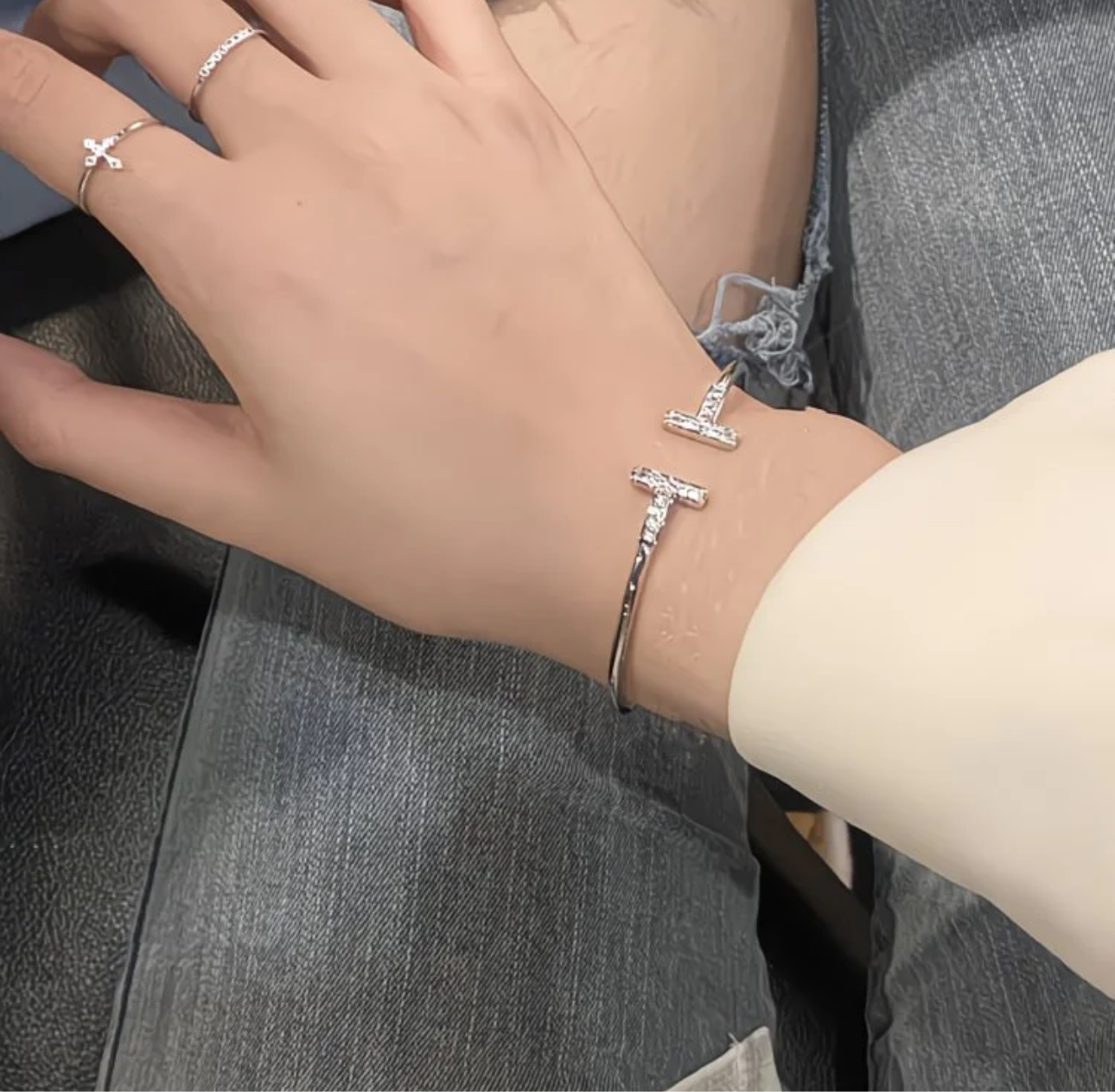 Bracelet “Double T Élégance”