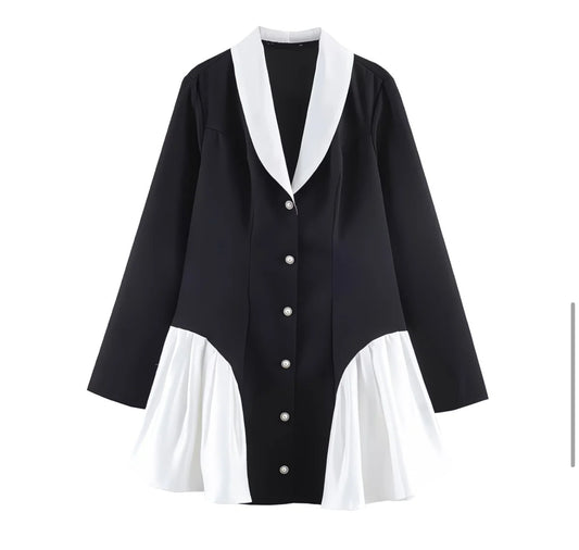 Veste noire à détails contrastés